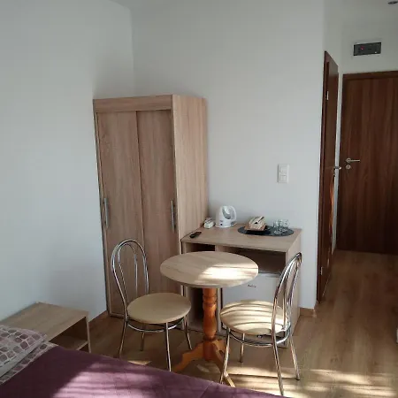 Aquila Goscinne 홈스테이