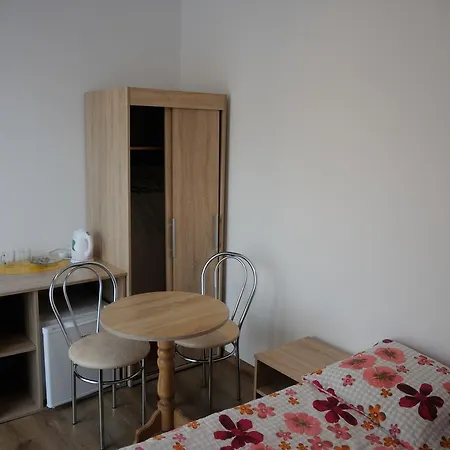 홈스테이 Aquila Goscinne 미엘노