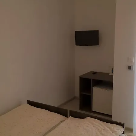 Aquila Goscinne 홈스테이